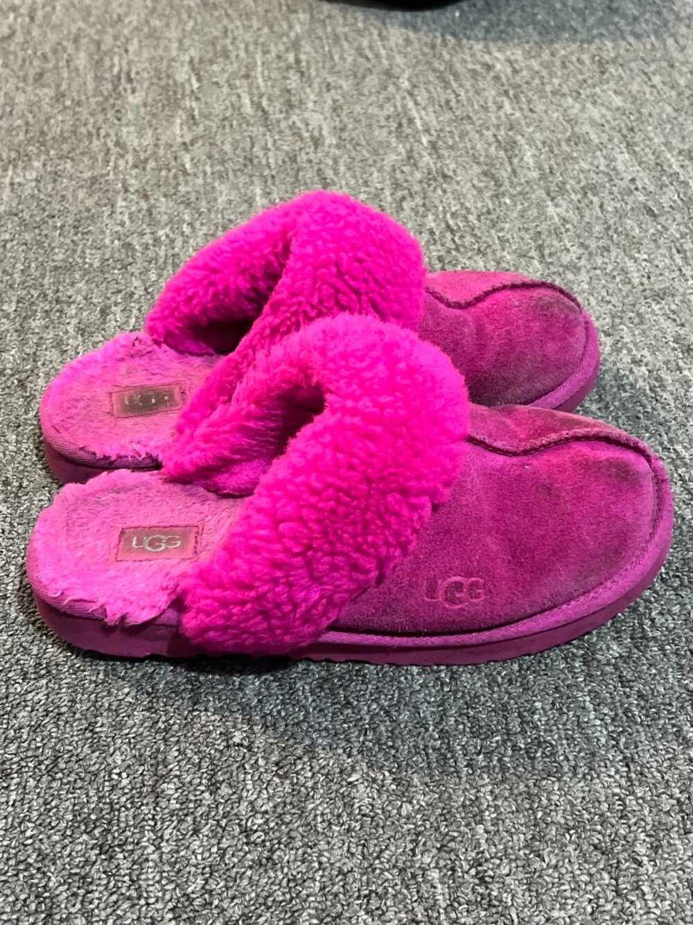 UGG Girls Pink Slippers Size 4